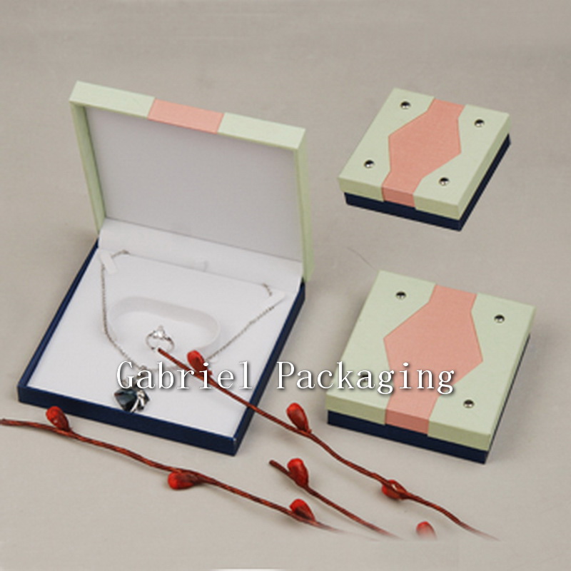 Gift Boxes with Vogue Design for Jewelry Gift Boxes with Vogue Design for Jewelries